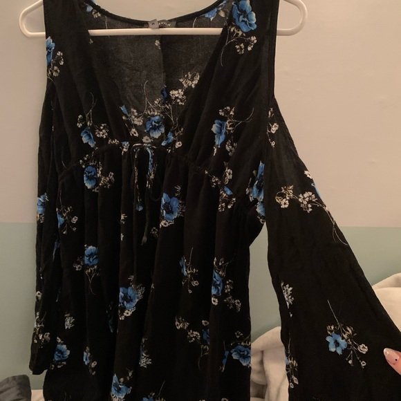 Dress - Picture 2 of 4